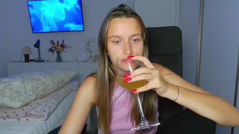 Eva online show from October 22, 8:43 pm