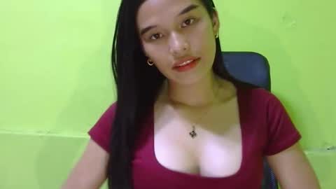 nessa online show from November 30, 12:45 pm