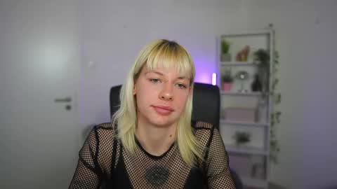 Nadia 18 online show from March 9, 8:02 pm