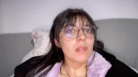 naduu__xx online show from January 8, 4:12 am