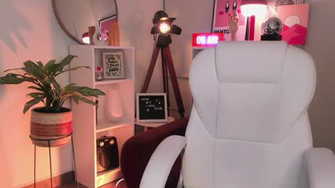 Nahia INDEPENDENT MODEL P online show from November 23, 12:41 am