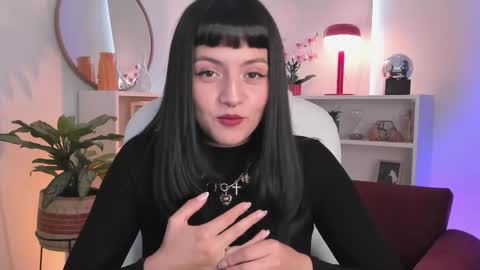 Nahia INDEPENDENT MODEL P online show from February 21, 6:33 pm