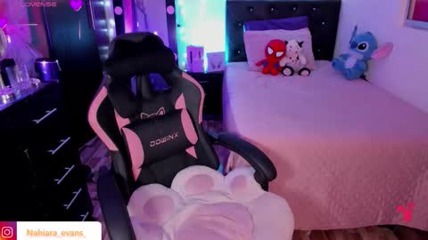 NAHIARA EVANS online show from September 24, 5:36 am