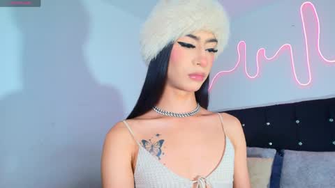 NahiaVictoria  online show from May 15, 9:22 pm
