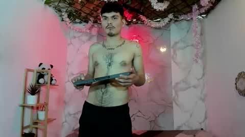 nahomi_hot2002 online show from May 11, 2:45 pm
