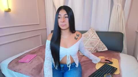 Nahomi online show from October 22, 8:10 pm