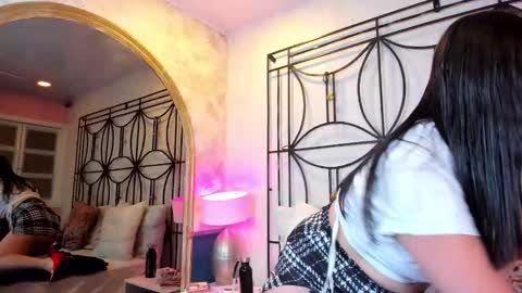 Nahomi  online show from November 19, 11:09 am