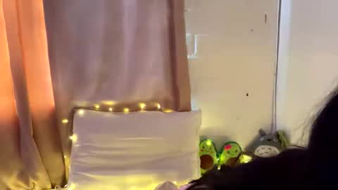 nahomy online show from March 3, 3:08 pm