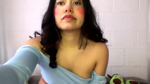 nahomy online show from October 7, 1:40 pm