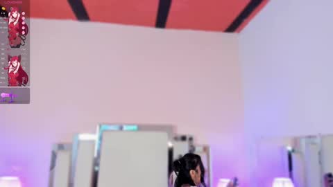 Nahomy Roberts online show from October 7, 1:51 pm