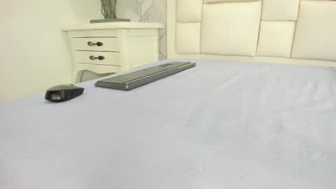 naia_cox online show from March 28, 8:27 am