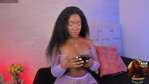 naina deivis33 online show from April 16, 4:01 am