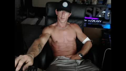 nakedoutsdeurwndw online show from July 18, 10:06 am