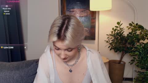 Kate online show from December 5, 12:47 pm