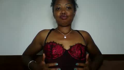 nalinah86 online show from February 21, 7:06 pm