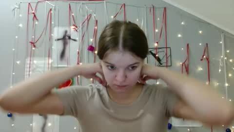 Nana online show from December 1, 8:01 am