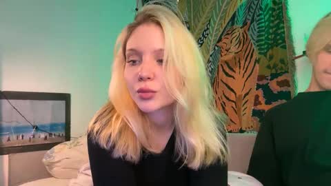 Snapshot of nancy_witch chatting on September 9, 4:29 pm Nancy and Archi online show from September 9, 4:29 pm