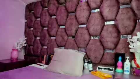 nanis james15 online show from June 18, 3:56 am