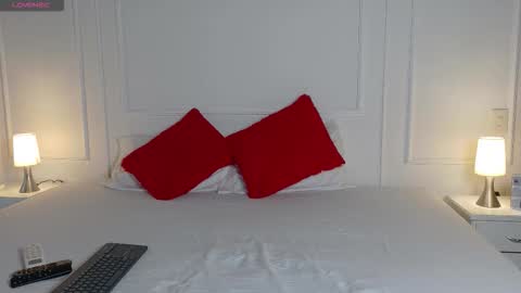 nany_model25 online show from October 22, 9:05 pm