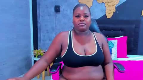 Snapshot of naomi__klein_ chatting on October 27, 6:30 pm  NAOMI online show from October 27, 6:30 pm