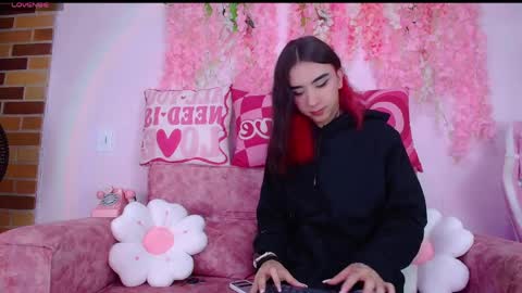 naomi_femme online show from May 18, 10:32 am