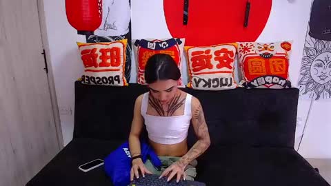 naomi_femme online show from May 7, 11:50 am