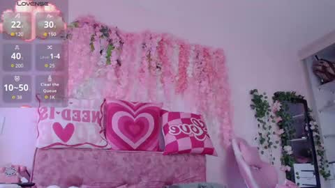 naomi_femme online show from June 25, 11:48 am