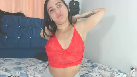 Mia online show from September 8, 2:49 pm