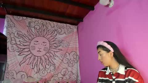 Snapshot of naomi_vallesteros chatting on September 24, 7:09 pm my main account is missnickeloo online show from September 24, 7:09 pm