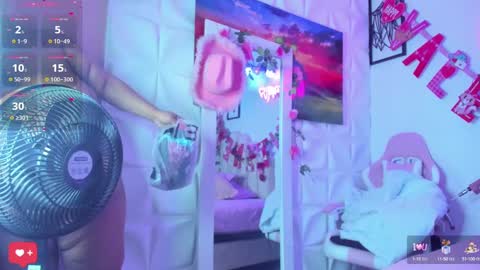 Snapshot of naomiasha_ chatting on February 17, 9:43 pm online show from February 17, 9:43 pm