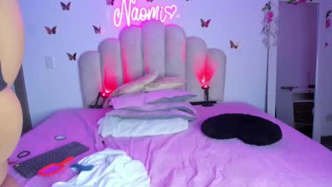 Snapshot of naomiasha_ chatting on September 13, 2:03 am online show from September 13, 2:03 am
