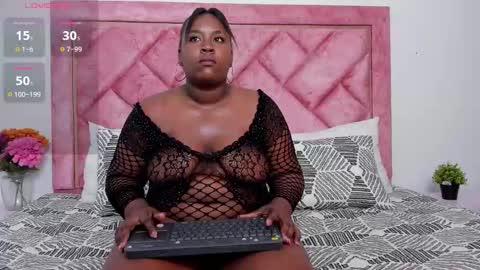 naomigrace_ online show from October 3, 11:29 am
