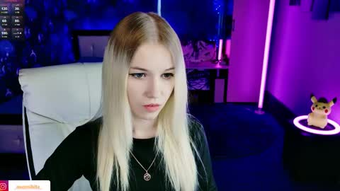 naomihita online show from April 18, 2:30 pm