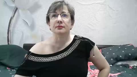 naomimolligan online show from April 22, 12:23 pm
