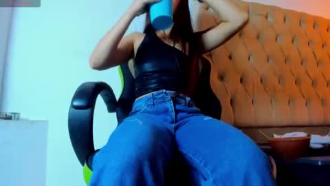 naomis_35 online show from October 23, 10:43 pm