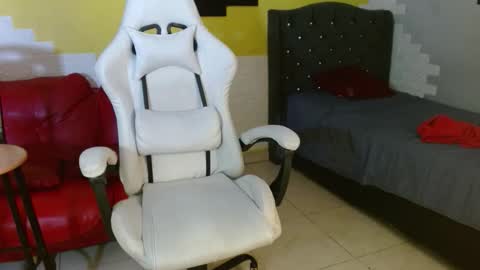 Naomis online show from May 14, 5:33 pm