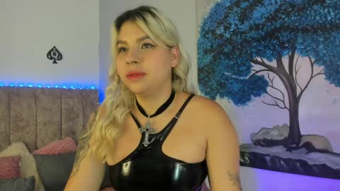 Laura  online show from April 4, 10:44 am