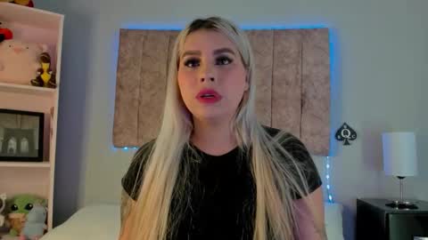 Laura  online show from February 16, 7:06 am