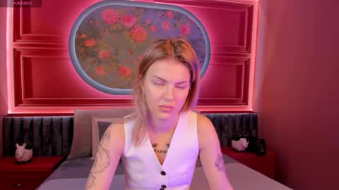 Naomi online show from October 10, 7:41 pm