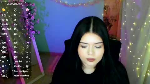Naomi online show from June 27, 9:15 am