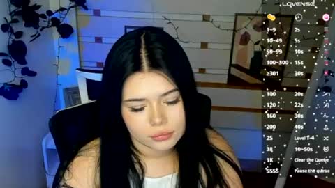 Naomi online show from June 19, 9:15 am