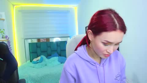 naomy online show from October 17, 10:25 pm