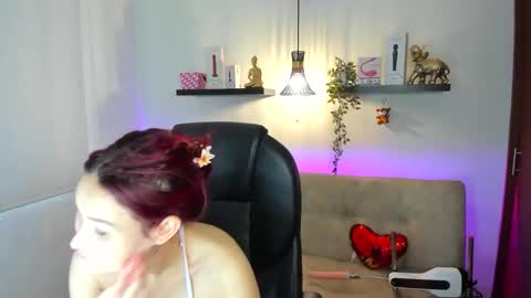 naomy online show from May 10, 9:32 pm