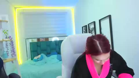 naomy online show from October 17, 11:42 pm