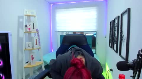 naomy online show from October 31, 9:04 pm