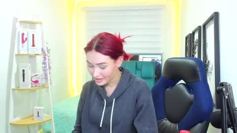 naomy online show from October 26, 12:22 am