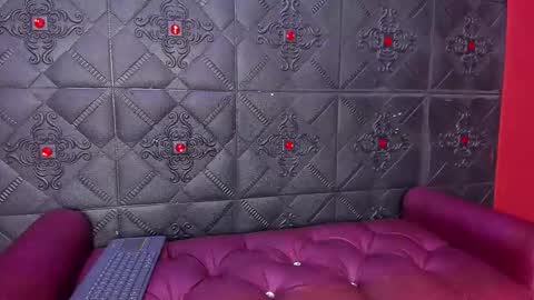 Snapshot of naomyangel chatting on September 9, 2:17 pm naomy online show from September 9, 2:17 pm