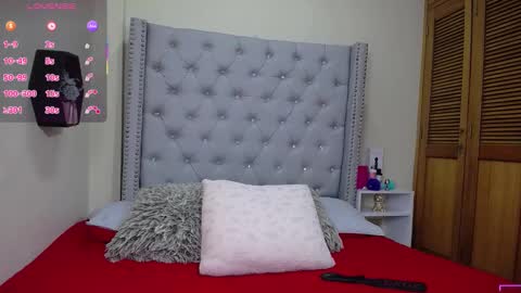 nashajones online show from September 23, 3:17 pm