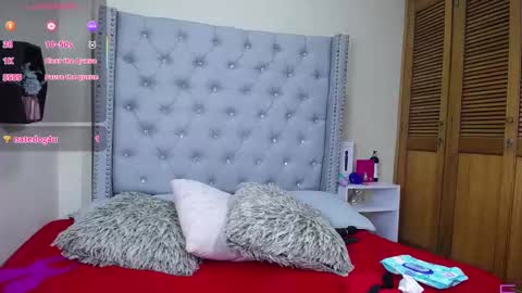 nashajones online show from October 4, 6:06 pm