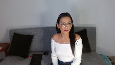 Snapshot of nat4youlove chatting on January 12, 2:35 am nathalia online show from January 12, 2:35 am